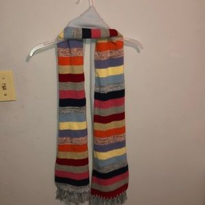 multiple scarves!